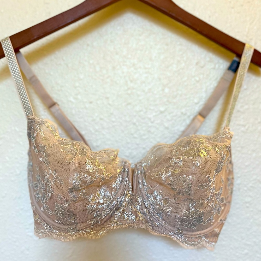 Victoria’s Secret bra Nude 34DDD (F)